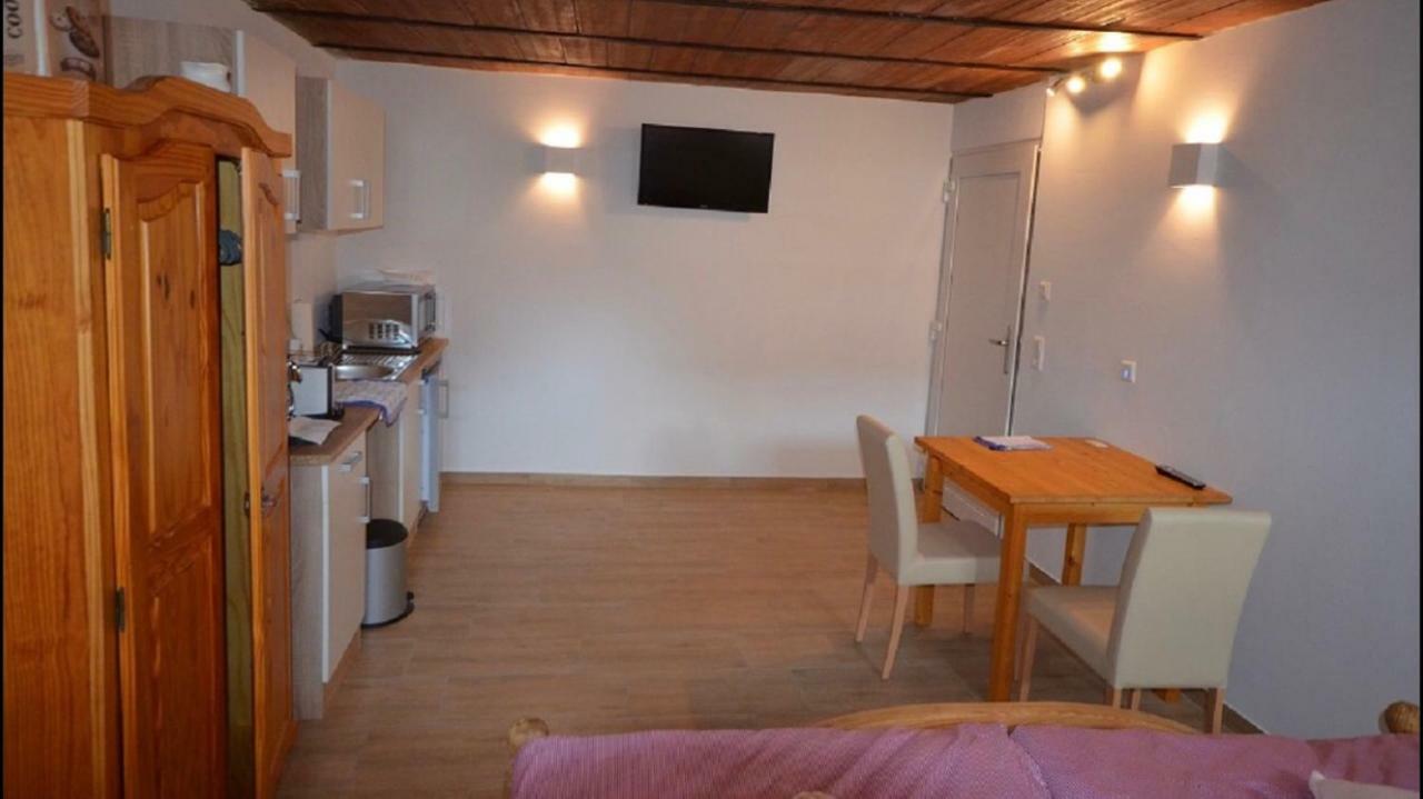 Weisweil Apartment *